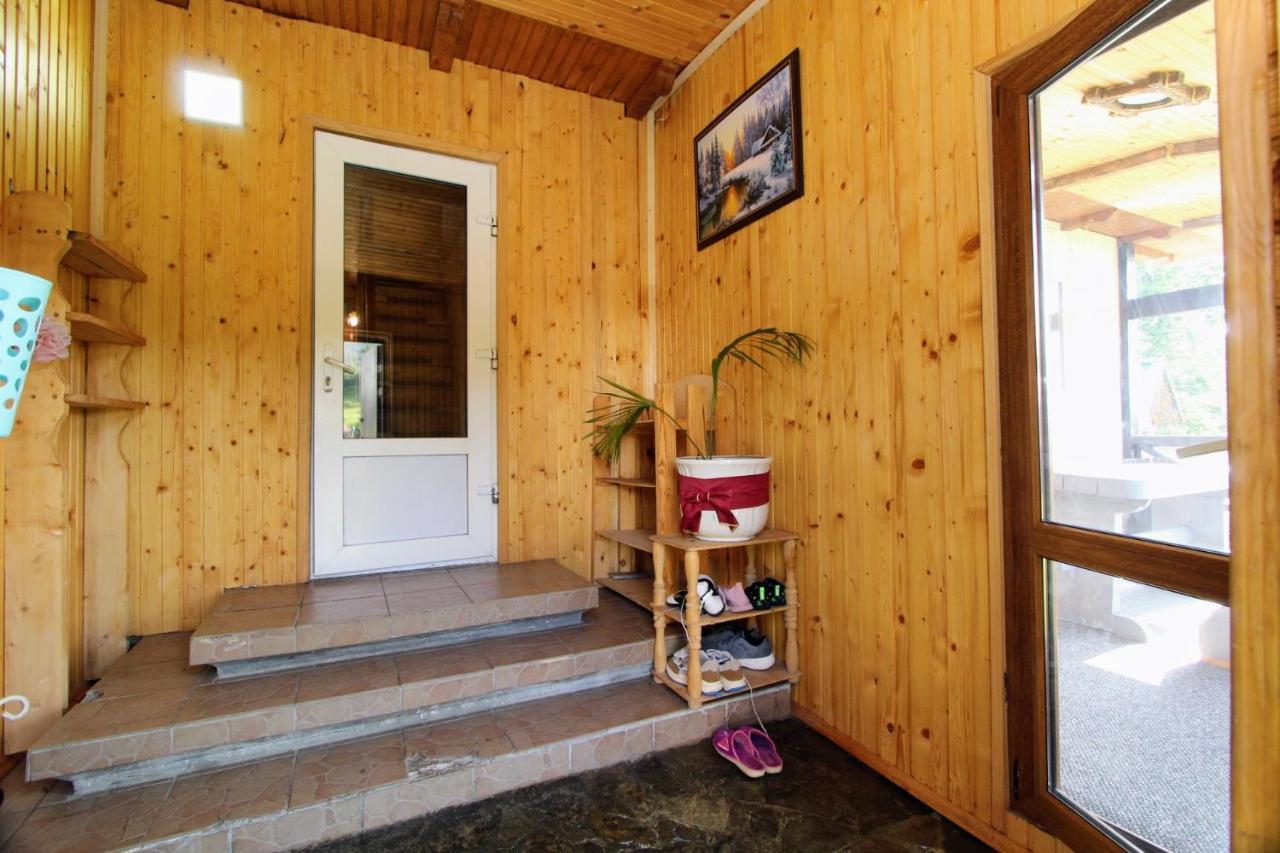 Котедж "Гірський Затишок" Jaremtje Exteriör bild